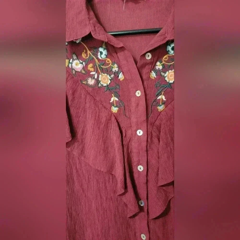 Embroidered button up - Picture 2 of 6